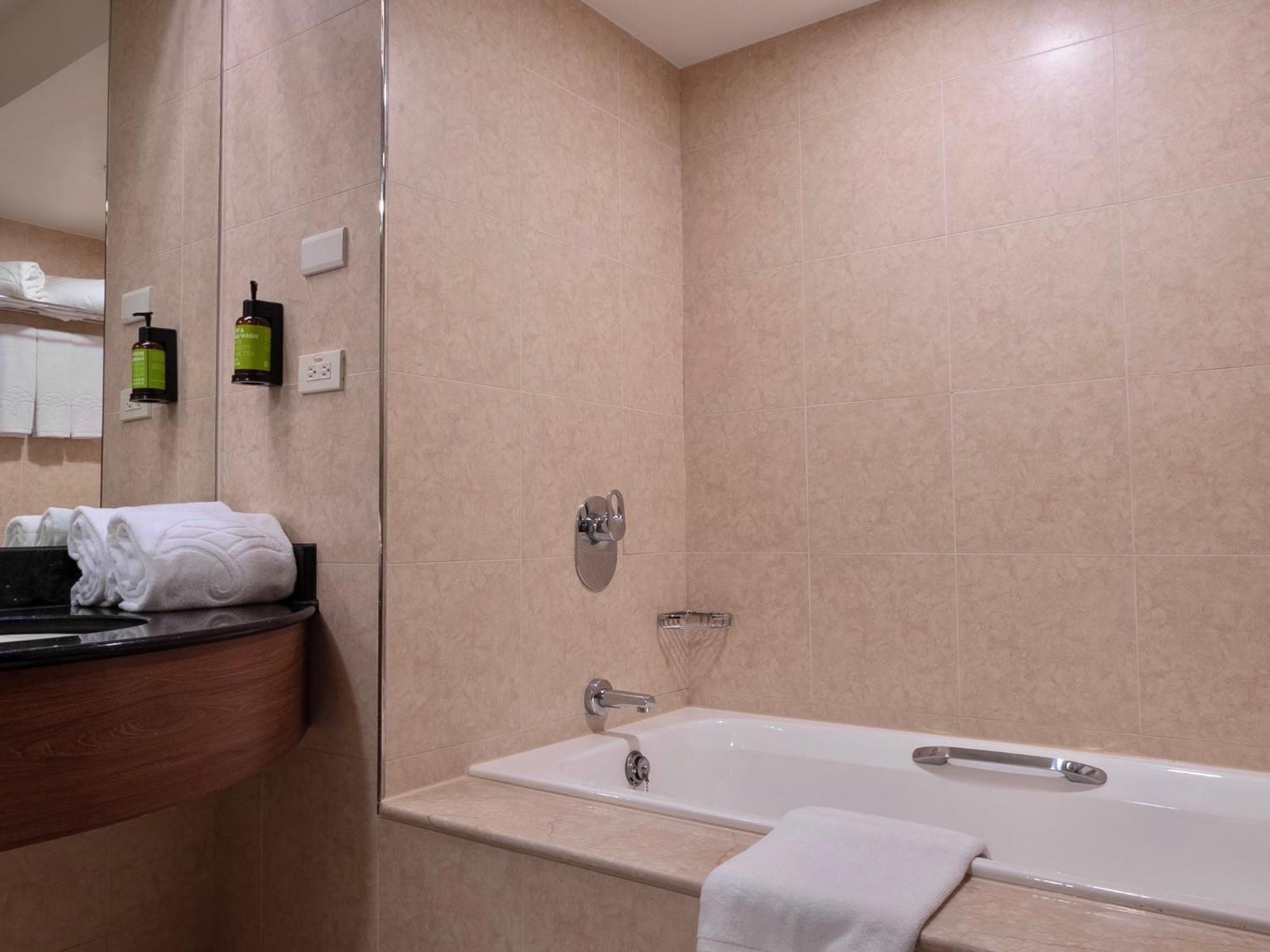 Hotel Fullon Poshtel Jhongli Zhongli Zewnętrze zdjęcie